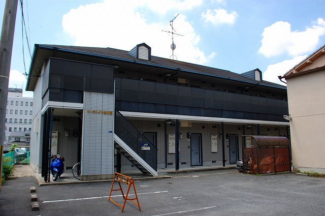 ラークハイツ新大宮の外観