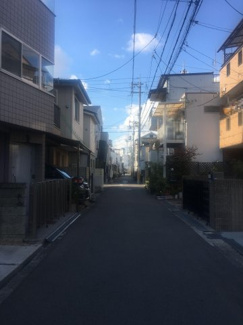 【前面道路含む現地写真】