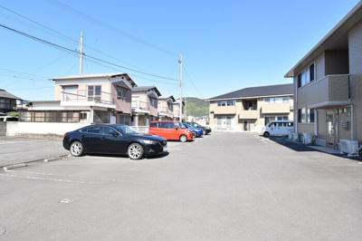 【駐車場】 |  セジュール坂本B棟 