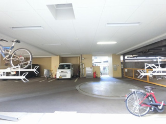 【その他共用部分】 | 自転車置き場　駐車場