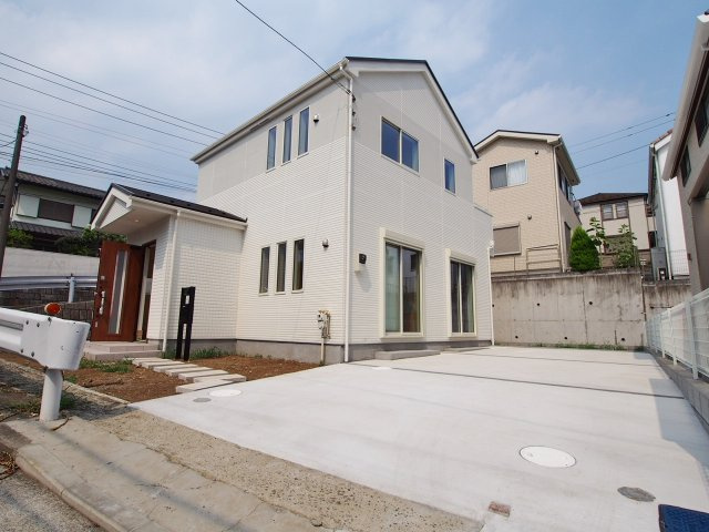 保土ヶ谷区新井町　新築戸建ての外観|相鉄線「西谷」駅をご利用いただけます。