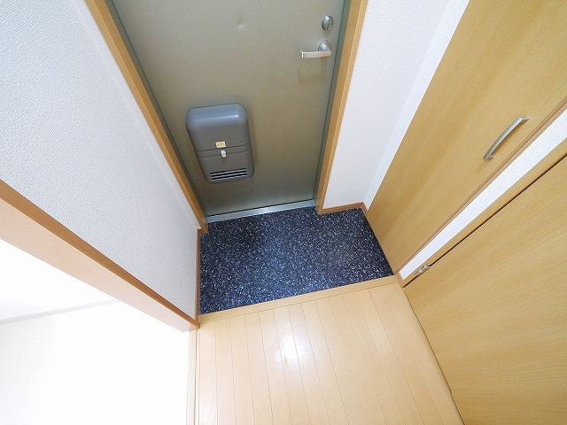 アムール野村Ⅲの玄関|ゆったりとした玄関です