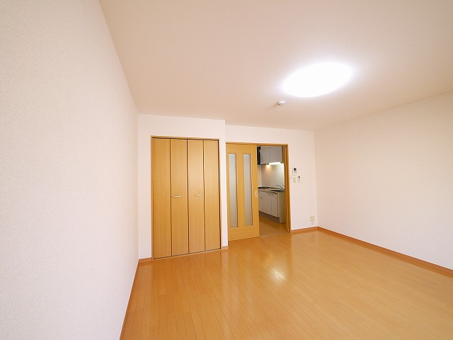 アムール野村Ⅲの洋室|使い勝手のいい洋室です