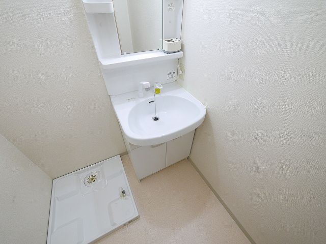 アムール野村Ⅲの洗面所|忙しい朝には欠かせない洗面所です