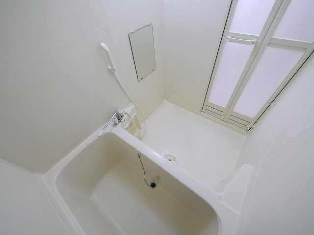 アムール野村Ⅲの浴室|落ち着いた空間のお風呂です