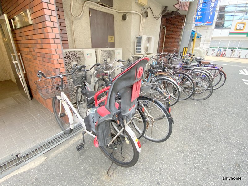 リトルシャトー天満　仲介手数料無料の駐車場