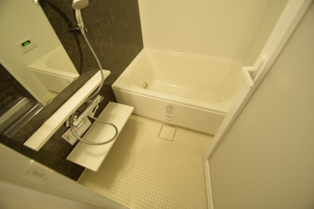 クレシェンテ梅月の浴室|きれいなお風呂です
