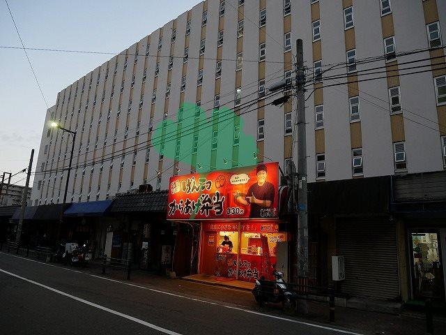 セレス花野町の駐車場
