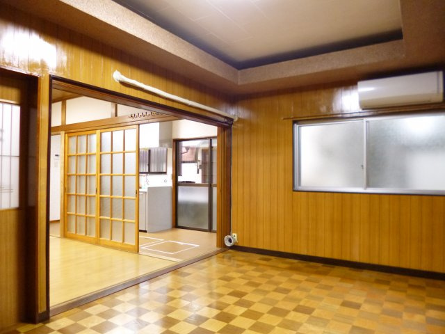 杉本邸秋津貸家　の居間・リビング