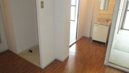 サンハイツⅠの設備|室内洗濯機置き場と脱衣スペース