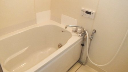 サンハイツⅠの浴室|追い焚き付きです。