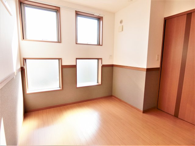 ＣＡＳＡ　ＤＯＭＡＮＩの洋室