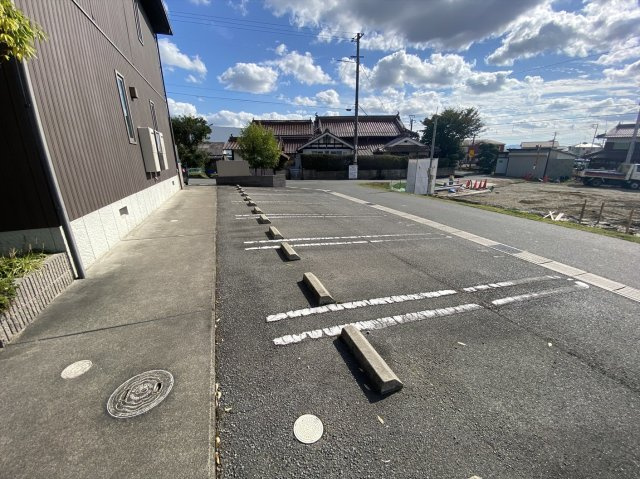 パッサーレ　参番館の駐車場