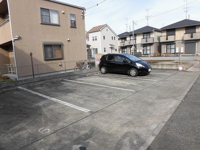アーバンコートの駐車場