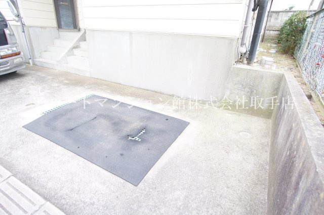 メゾンＡＳＡＫＡＷＡの駐車場