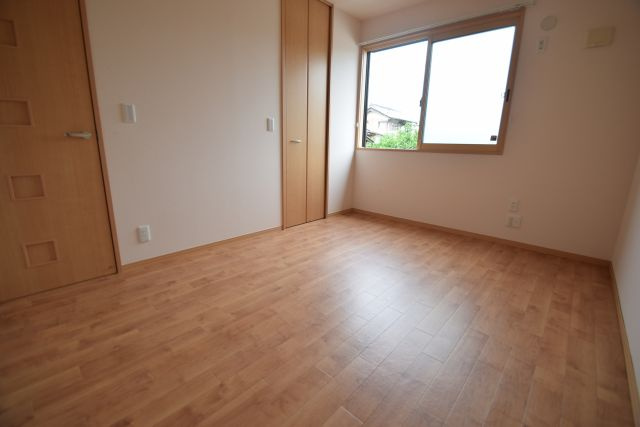 シャンティ上山の洋室|カードキーです