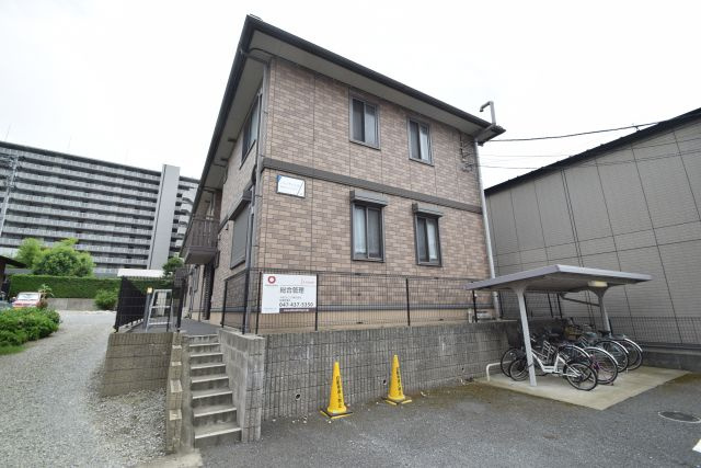 シャンティ上山の外観|敷地内駐輪場あり：シャンティ上山