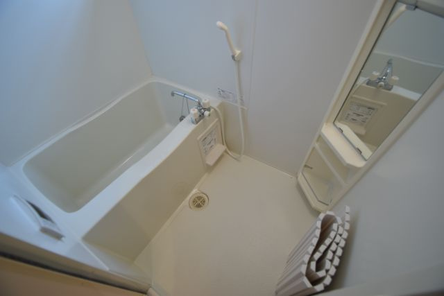 シャンティ上山の浴室|追い焚き機能付き