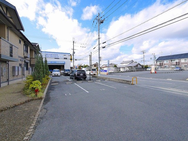 カサグランデ（柏木町）の駐車場|駐車場に車を止められます
