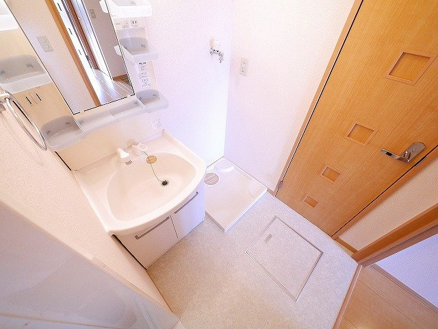 カサグランデ（柏木町）の洗面所|脱衣スペースもあります