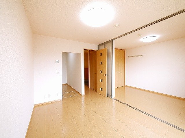 カサグランデ（柏木町）の居間・リビング|広々とした空間は嬉しい