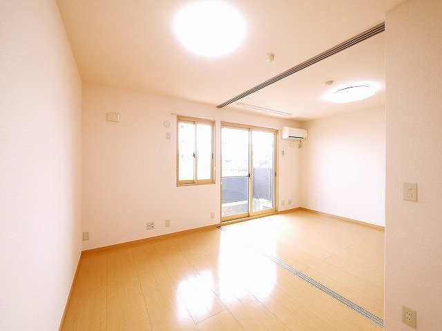 カサグランデ（柏木町）の寝室|日当たりの良いお部屋です