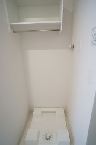 LE　LIEN　ELEVERの設備|室内洗濯機置き場・上部に棚がついてます