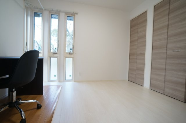 LE　LIEN　ELEVERの寝室|家具はモデルルームとして使用時のものです。内覧の際は撤去しておりますのでご了承ください。