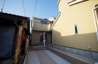 【外観】 | 2号棟　現地（2018年03月）撮影