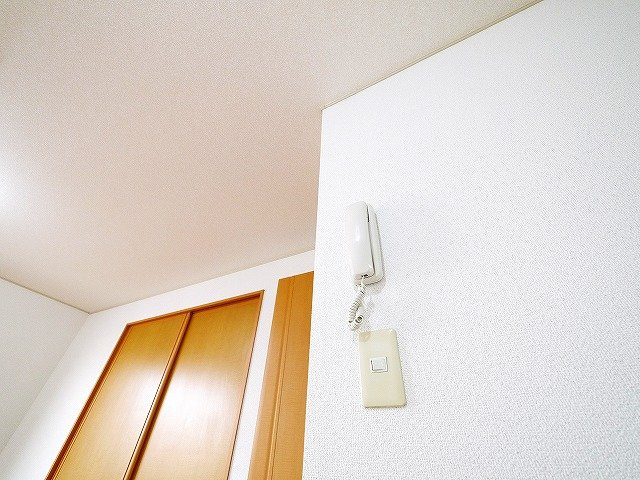 サニーハイツ・学園中のバルコニー|お洗濯にも便利なバルコニー付き