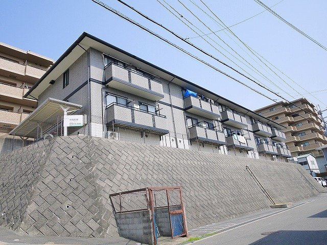 サニーハイツ・学園中の外観