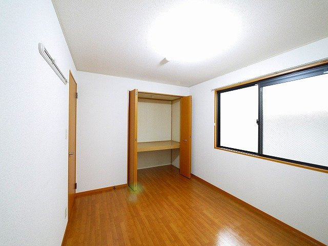 サニーハイツ・学園中の洋室|洋室です