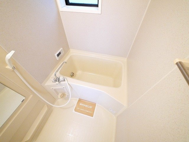 サニーハイツ・学園中の浴室|お風呂で日々の疲れを落としましょう