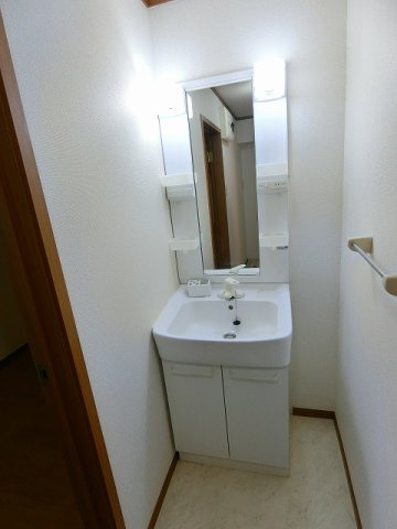 プリモディーネのトイレ|写真は同建物の別部屋を参考に掲載しております。