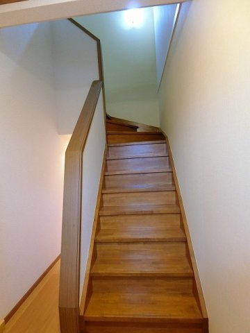 プリモディーネの居間・リビング|写真は同建物の別部屋を参考に掲載しております。