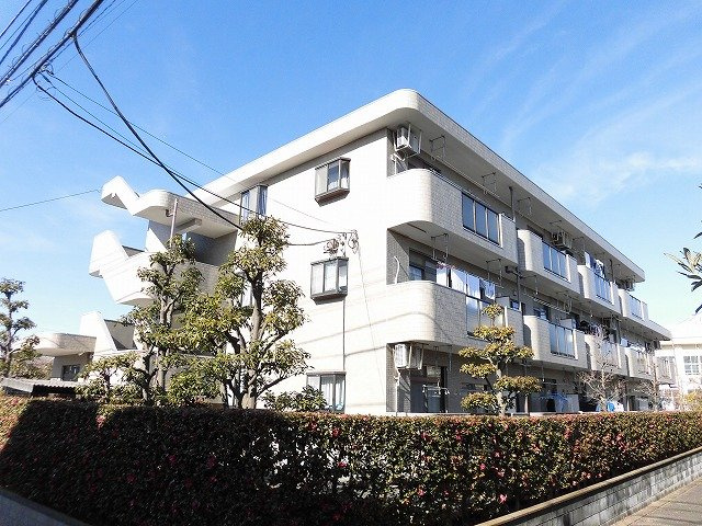 マンションウェルズの外観