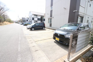 【駐車場】