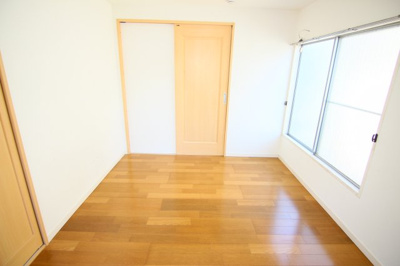 【洋室】 | 高美ハウス