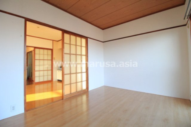 望洋マンションの洋室