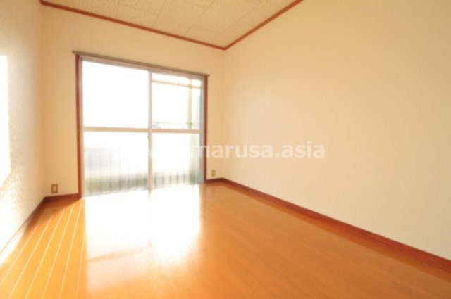 望洋マンションの居間・リビング