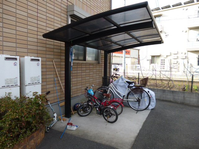 ウエスト・ベルジュＢのその他共用部分|自転車置き場