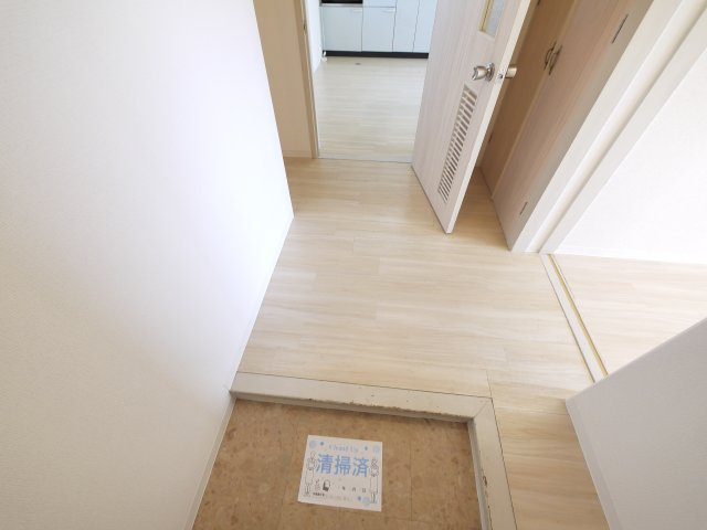 エミエール西大寺の玄関