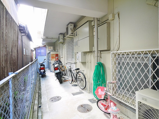 コスモスマンションのその他共用部分|自転車置き場