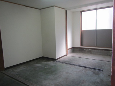 【駐車場】 | 加茂町２丁目貸家（3） | 車庫