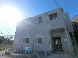 【外観】 | 小田急線「柿生」駅より徒歩3分！駅近・築浅の2階建てアパートです♪通勤通学はもちろん、お買い物やお出かけにもGood☆