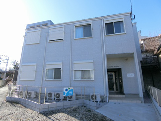 【外観】 | 小田急線「柿生」駅まで徒歩3分！便利な立地の2階建てアパートです♪スーパーやドラッグストアも近くて生活しやすい住環境☆