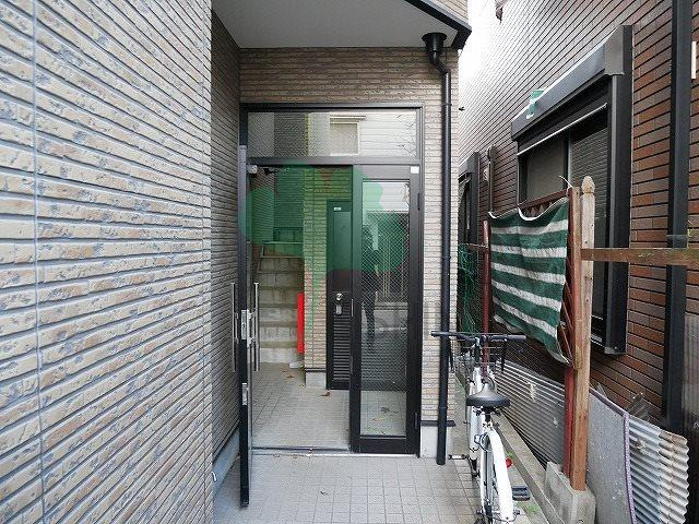 ピュア箱崎7番館のエントランス