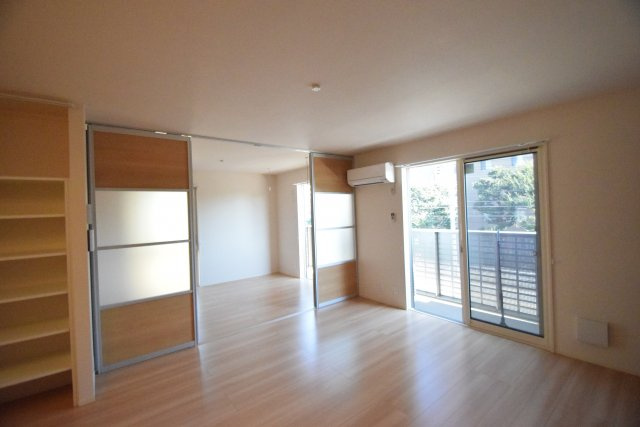 ソレイユの居間・リビング|ALSOK設備付きです