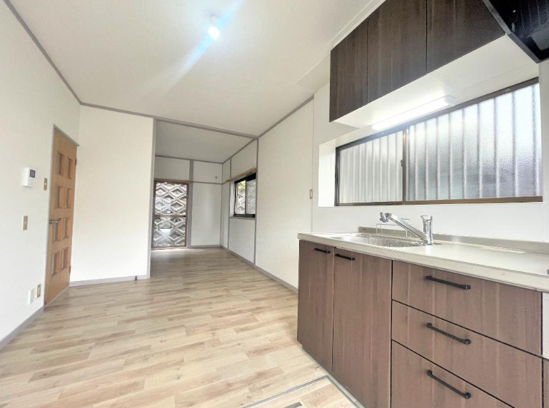 箕面市小野原東1丁目　中古戸建のキッチン