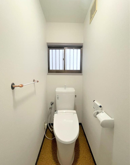 箕面市小野原東1丁目　中古戸建のトイレ